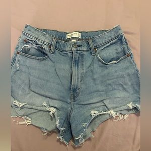 Abercrombie & Fitch Curve Love Cutoff Short